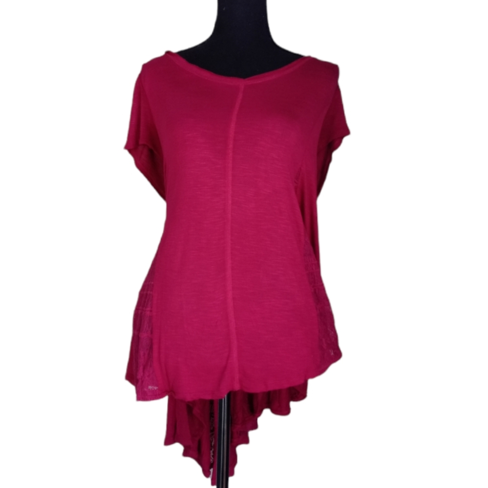 Adobe Star Asymmetrical Burgundy Scoop Neck Line Short Sleeve Lace Tunic Top